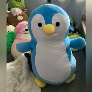 Huge hugmee penguin